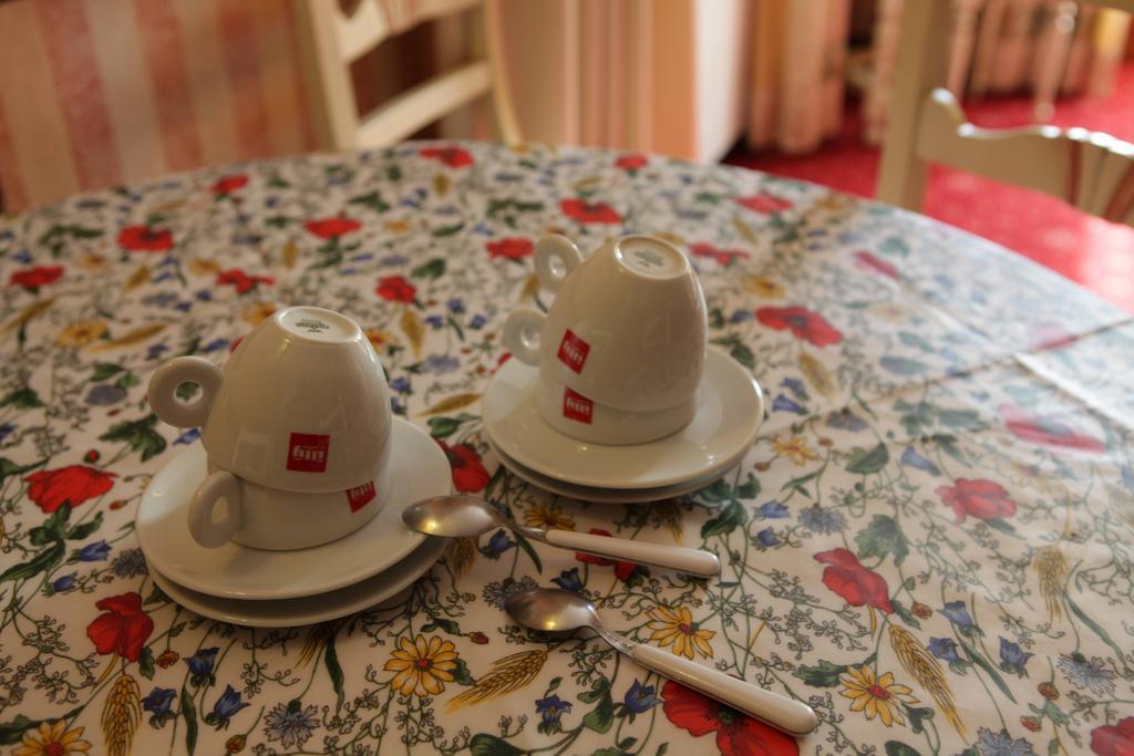 Hotel Petit Prince Antagnod Værelse billede