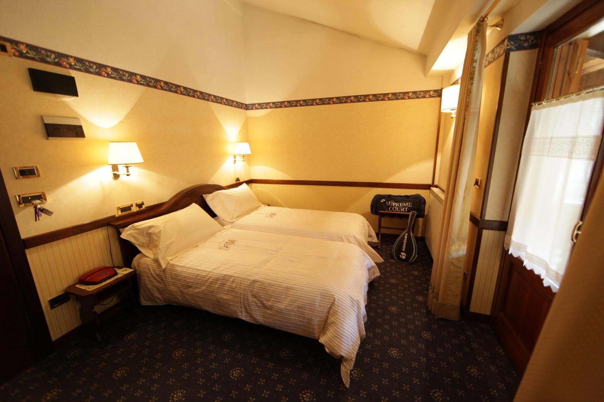 Hotel Petit Prince Antagnod Eksteriør billede